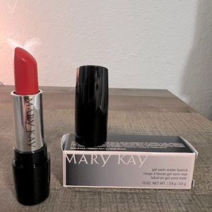 Mary Kay- Gel Semi-Matte Lipstick